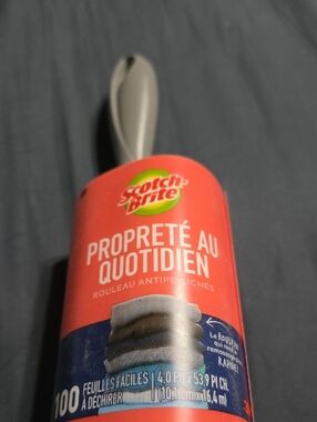 Scotch-Brite Lint Roller - Red with Blue Accents